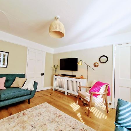 Cheerful 3 Bed Grade II Central Cottage Cirencester Εξωτερικό φωτογραφία