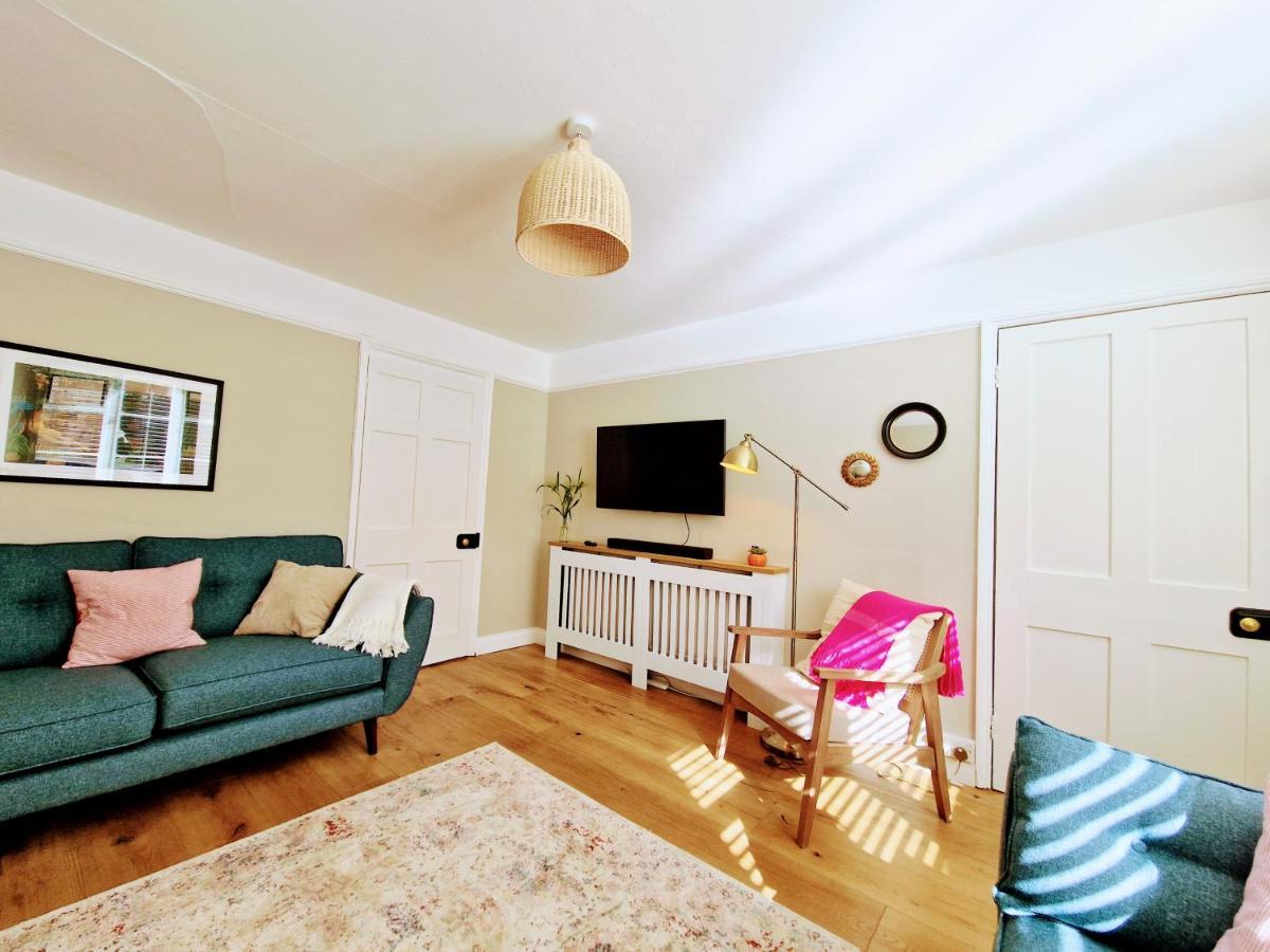 Cheerful 3 Bed Grade II Central Cottage Cirencester Εξωτερικό φωτογραφία